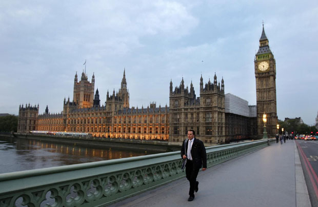 БРИТАНЦИ УЗ АЛБАНЦЕ: Лондон против рушења такса ?!